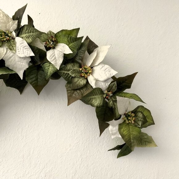 POINSETTIA HOLIDAY SWAG WALL DÉCOR ARTIFICAL CHRISTMAS - Picture 12 of 13